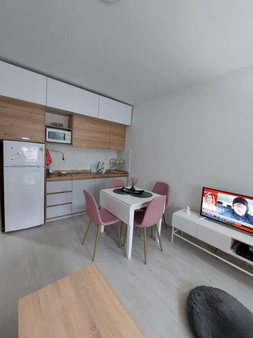 City Center Chic, Urban Apartment Skopje Exteriér fotografie